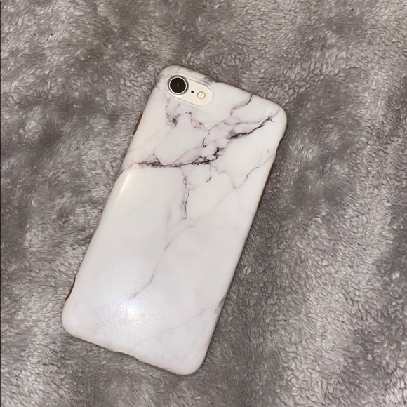 4/30$ Marble iPhone 7 Soft Case - Picture 1 of 4